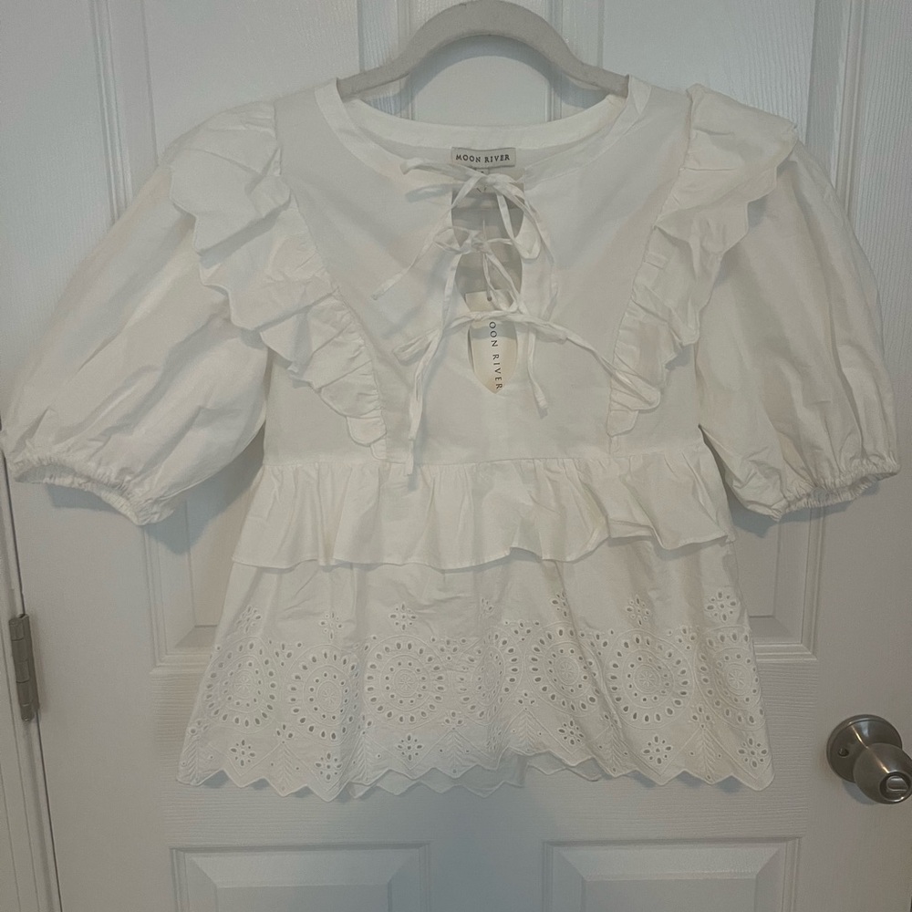 Moon river - White Eyelet Top - Picture 3 of 3
